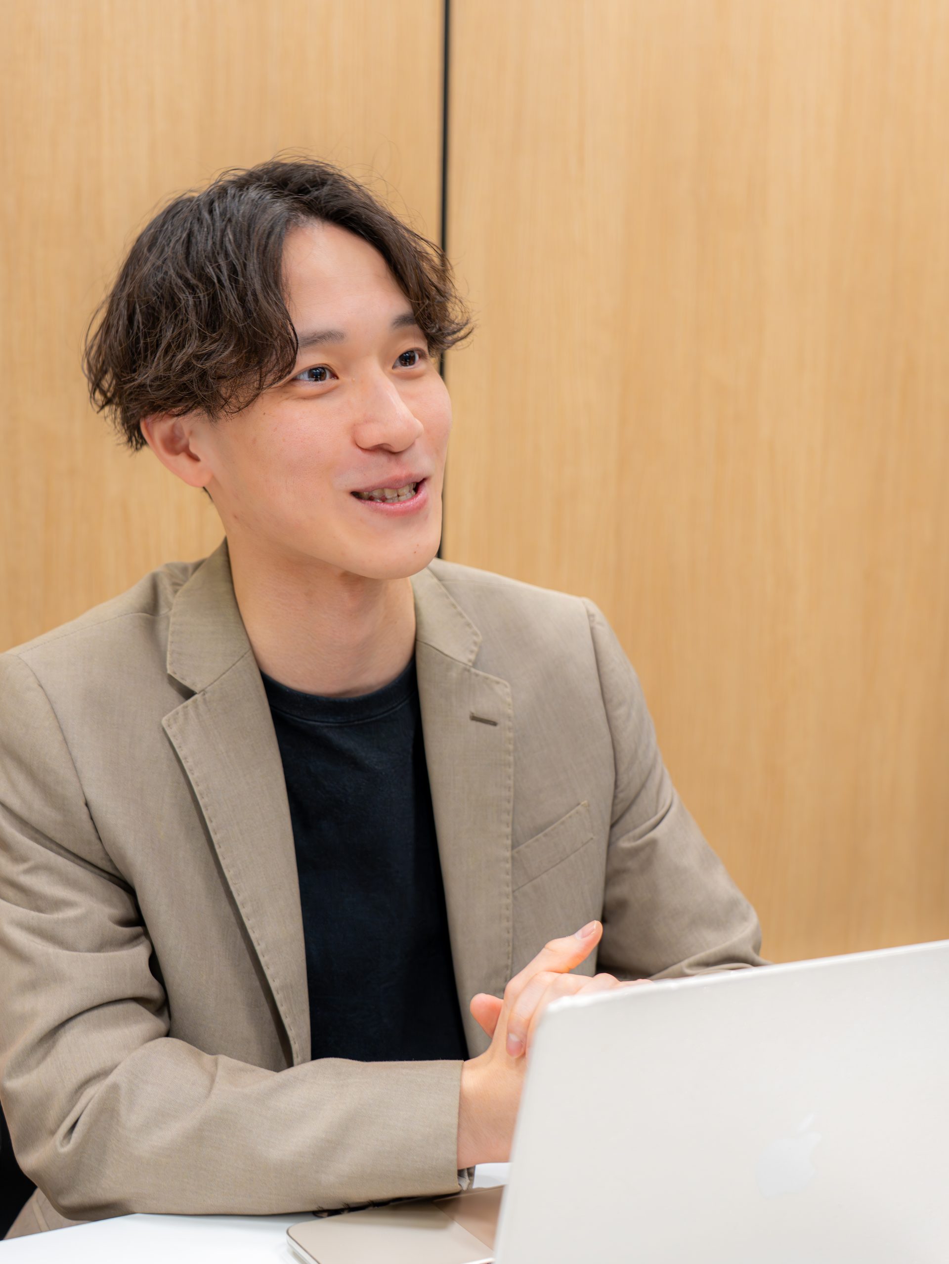 スタッフ紹介2